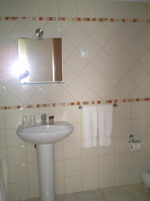 Hotel Serafim Almodôvar الغرفة الصورة