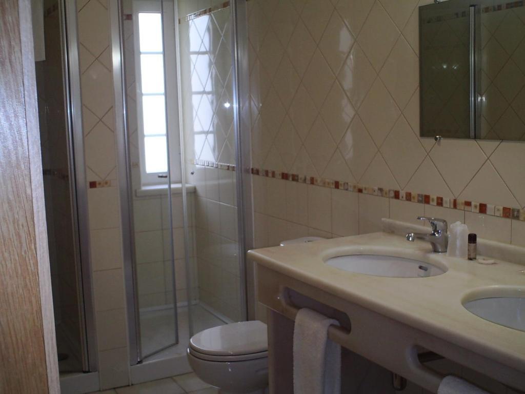 Hotel Serafim Almodôvar الغرفة الصورة